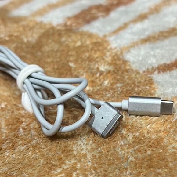 60W MagSafe 2 Power Adapter + MagSafe 2 to USB-C Charging Cable (For MacBook) - Picture 5 of 5